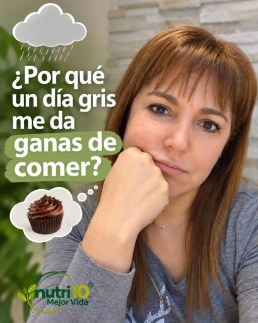 ☁️🌧️ ¿Por qué los días grises o lluviosos nos dan más ganas de comer algo rico aunque no tengamos hambre?

Acá te cuento que tiene una explicación psicológica, biologica y conductual.

Y comparto la encuesta que hice en mi historia: al 70% le afectaba el clima con ganas de comer más por bajón  o ansiedad, 18% incomodaba pero no comía de mas y el 12% no le afectaba el clima.

 💫Que hacemos ?

💫Saber que es lo que nos  pasa en estos dias que estamos más vulnerables para identificarlo.

 💫Prestar atención a las  emociones, entender que son pasajeras o Solo un momento... como dice la canción! y que la comida no va a ser la solución. 

💫Si tenemos el deseo de comer sin hambre, que elijamos nosotros concientemente que hacemos para sentirnos mejor y no el clima en automático!

💯Cuando el día esté gris, busquemos  otra forma de ponerle color!!!🩷🩵💚

💫Todo es ensayo, práctica y estar presente!!

Te leo en comentarios. 💚

Construyendo hábitos con más Nutrición consciente
Lic Verónica Contreras

#Nutri10MejorVida #Comersano #HambreEmocional#Alimentaciónsaludable#Nutricion consciente